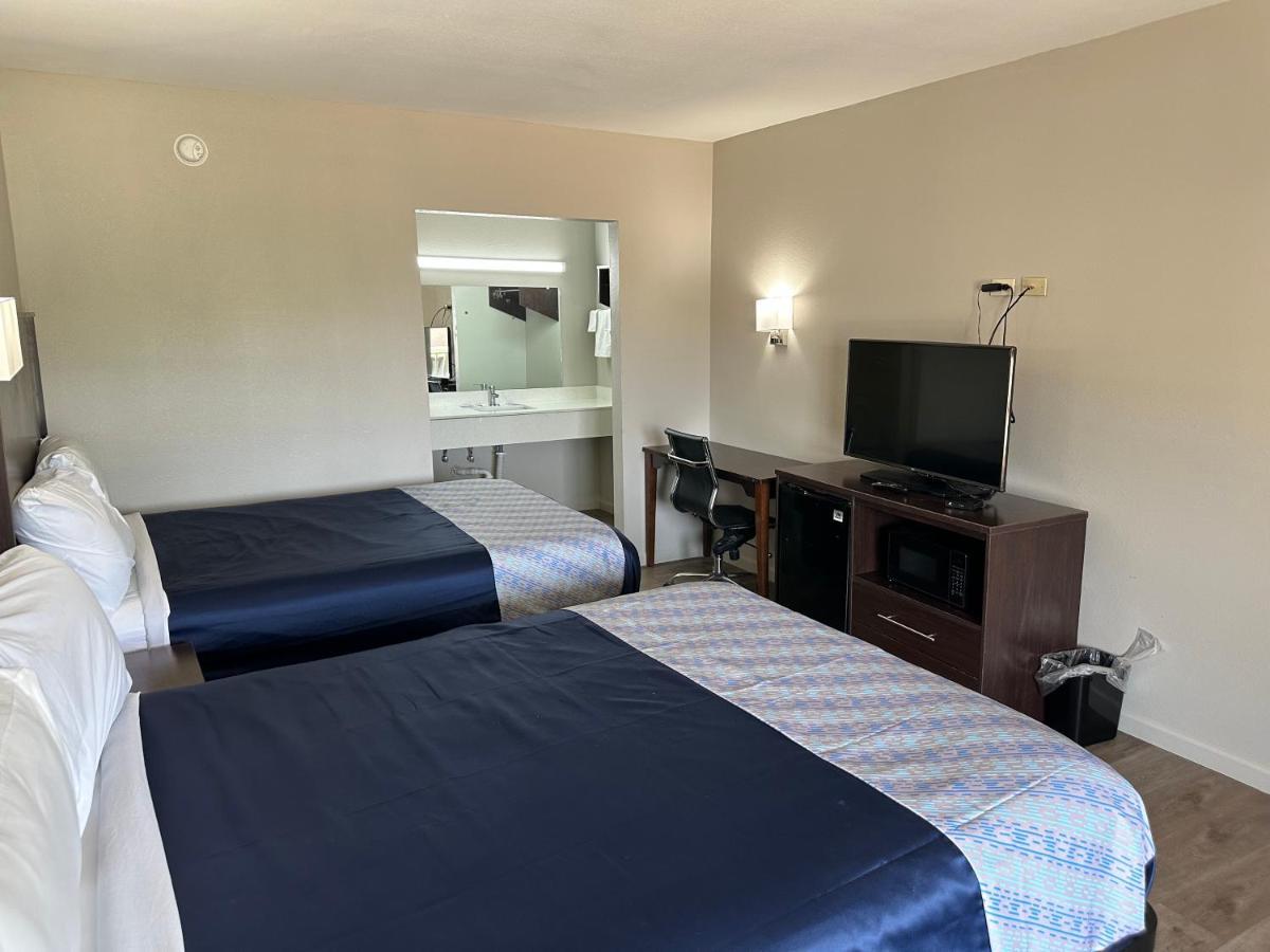 Oakdale Oakwood Inn מראה חיצוני תמונה