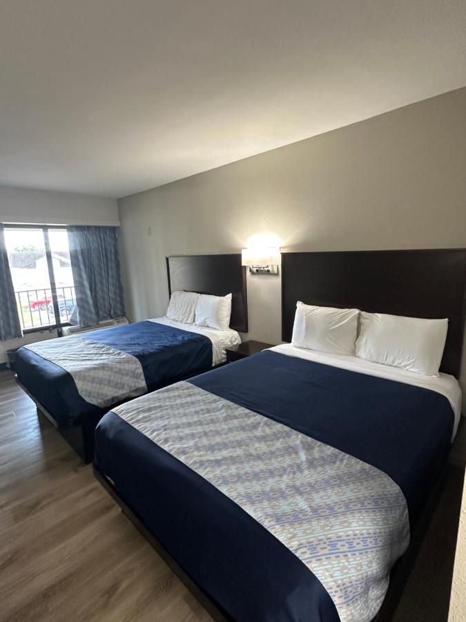 Oakdale Oakwood Inn מראה חיצוני תמונה