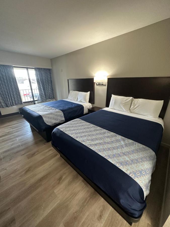 Oakdale Oakwood Inn מראה חיצוני תמונה